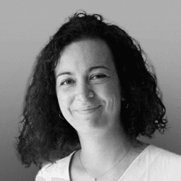 noemie-ellezam-profile